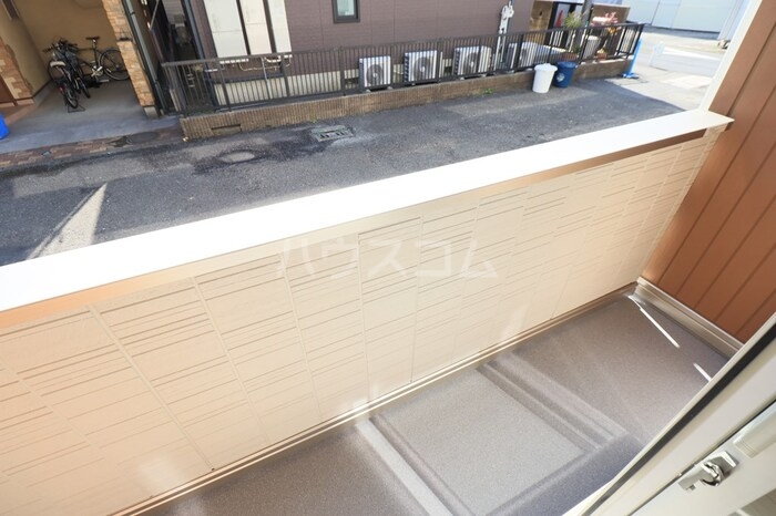 13/20 バルコニー