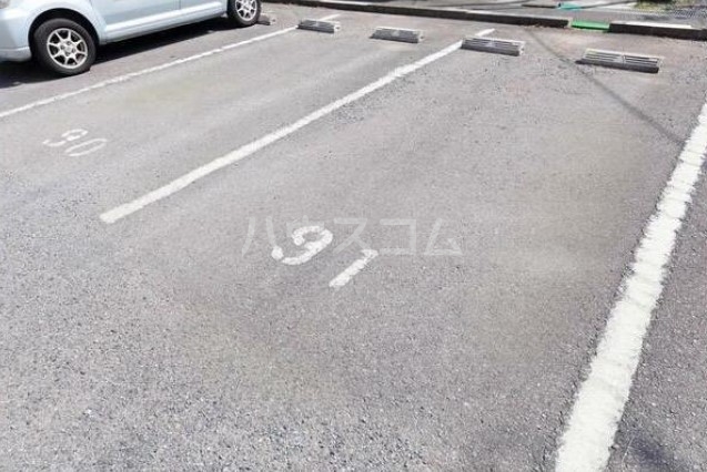 18/23 駐車場