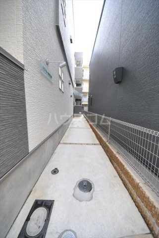 28/30 エントランス