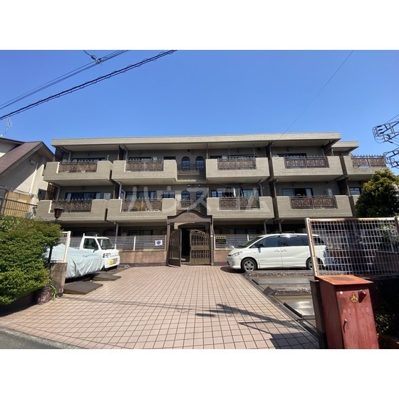 17/22 エントランス