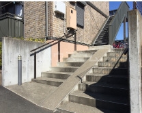 26/30 エントランス