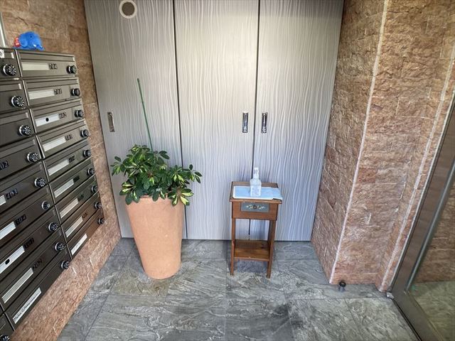 17/24 エントランス