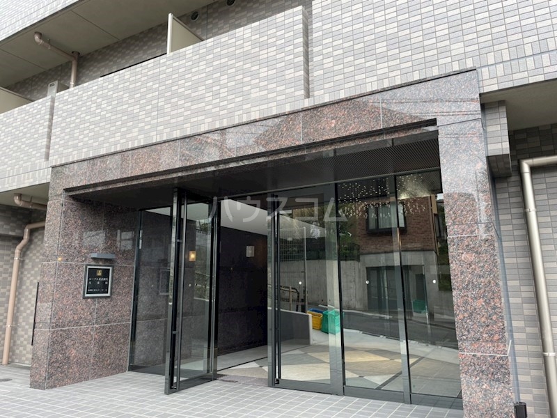 19/25 エントランス