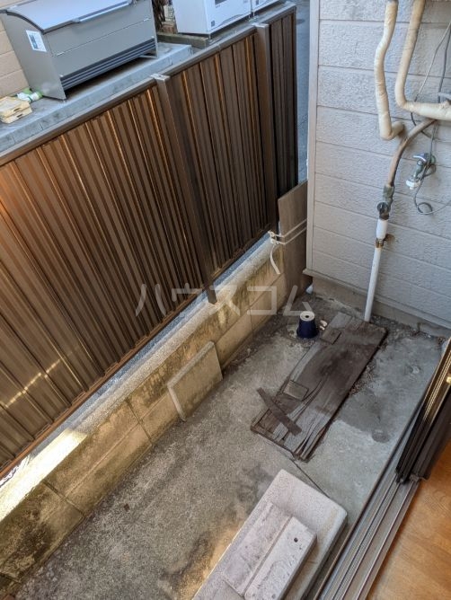 13/19 バルコニー