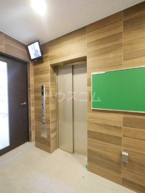 25/29 エントランス