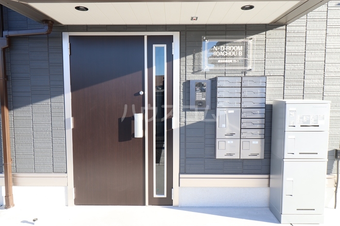 23/30 エントランス