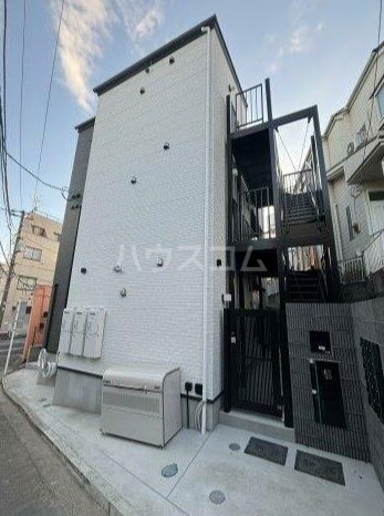 14/18 エントランス