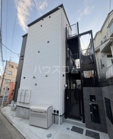 13/17 エントランス