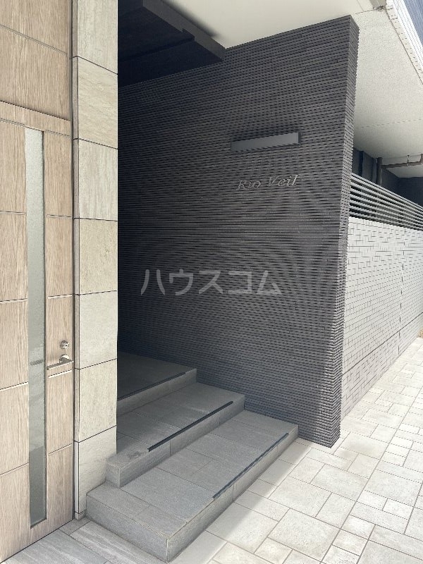 21/30 エントランス