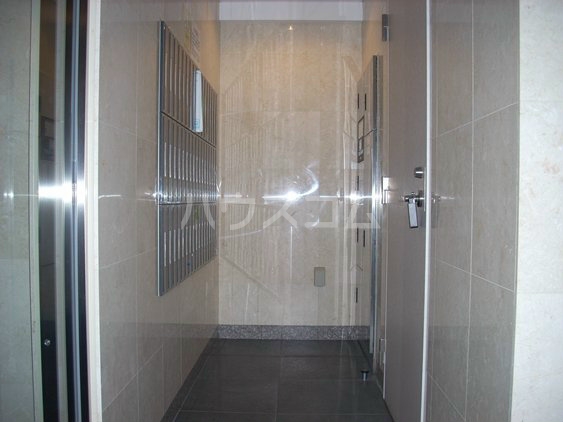 14/25 エントランス