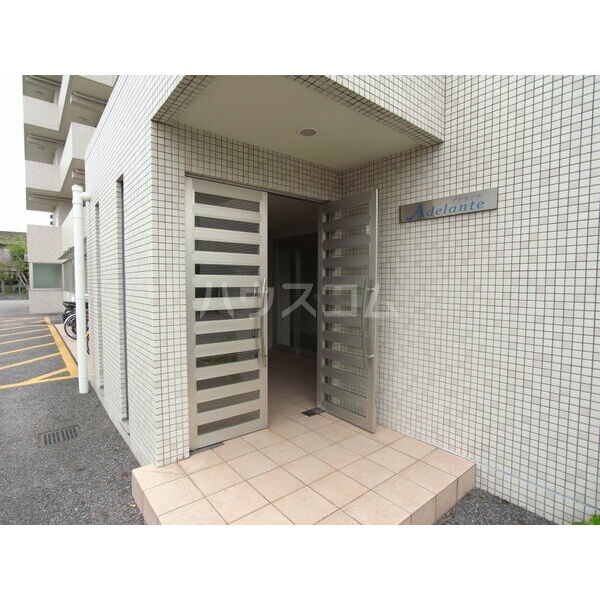 22/30 エントランス