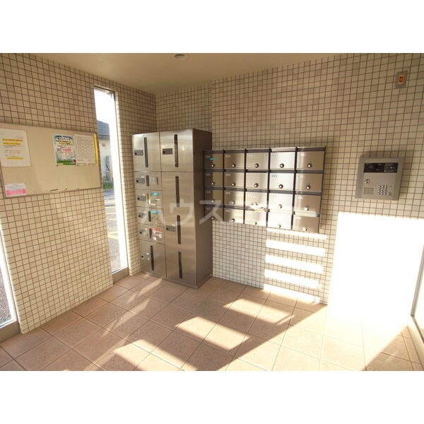 25/30 エントランス