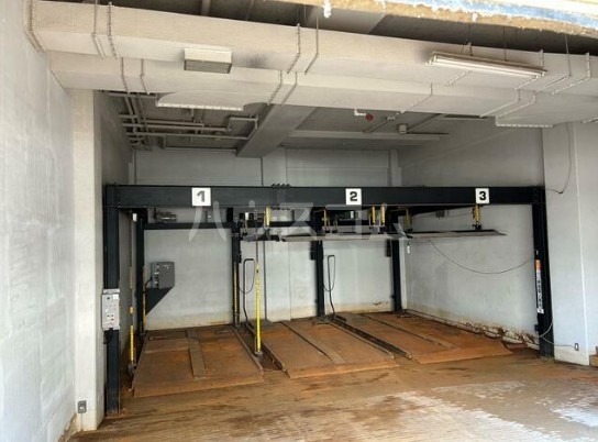 16/19 エントランス