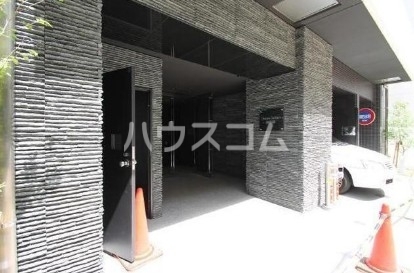 18/27 エントランス