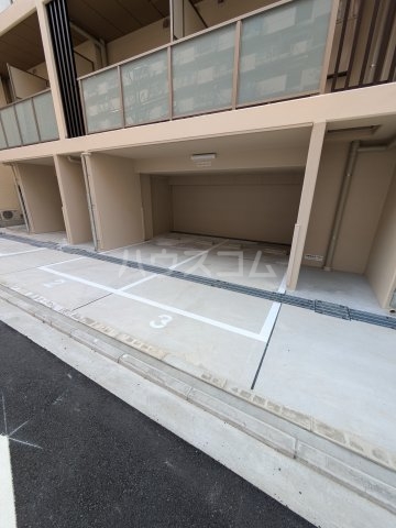 22/30 駐車場