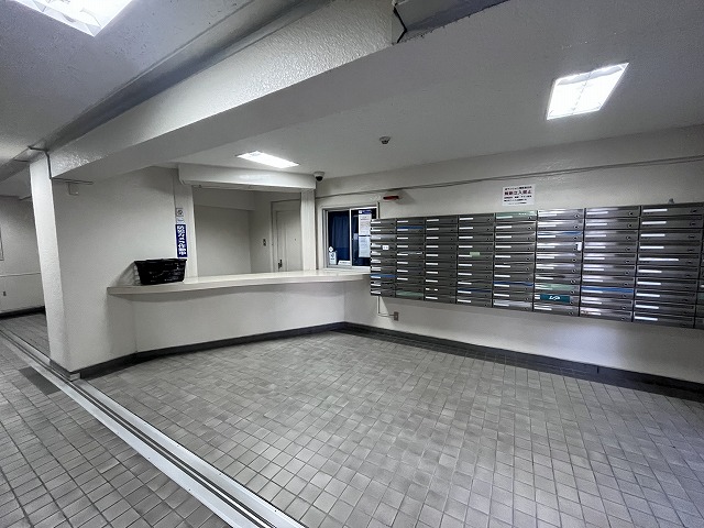 21/30 エントランス