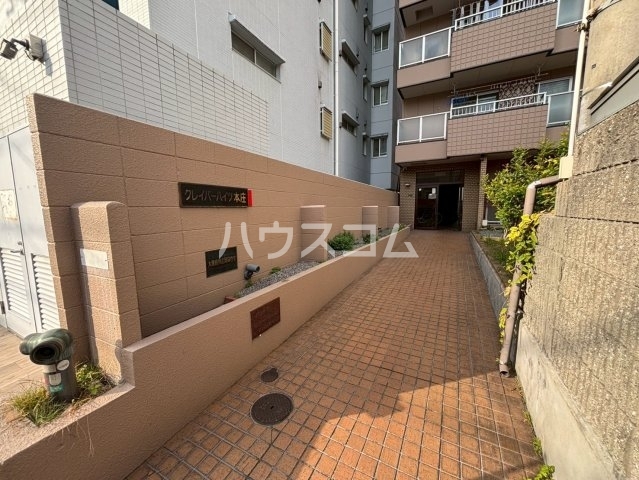 24/30 エントランス