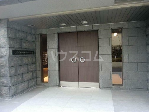 2/4 エントランス