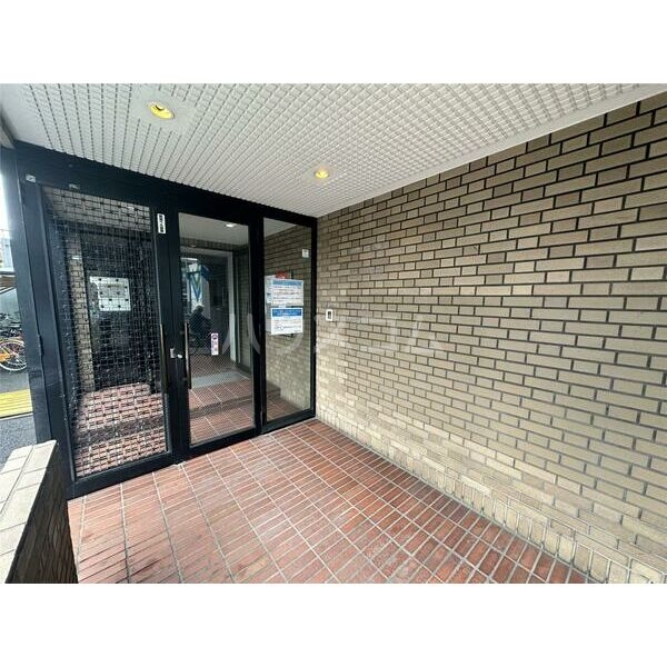 14/21 エントランス