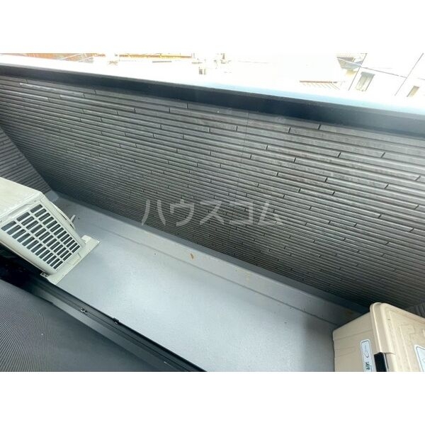 13/18 バルコニー