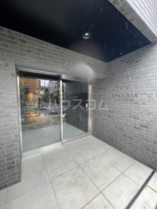 14/19 エントランス