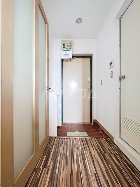 13/30 玄関