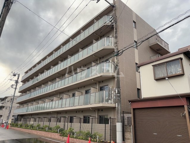 25/30 エントランス