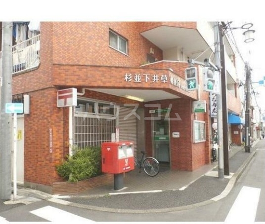 18/30 エントランス