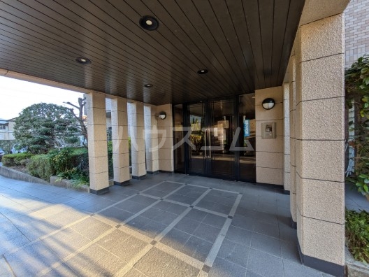 17/19 エントランス