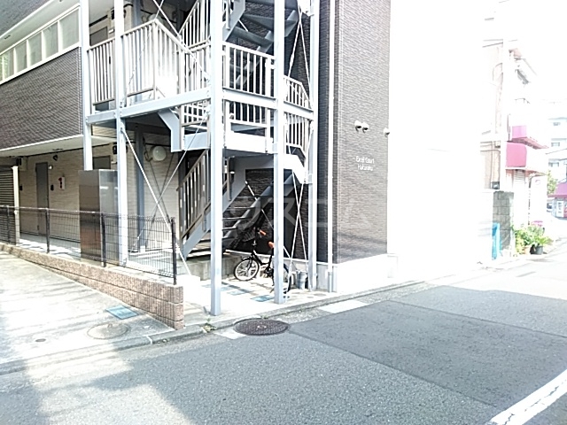 20/21 エントランス