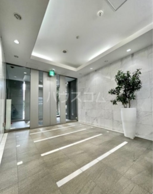 16/26 エントランス