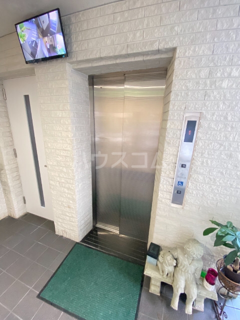 2/4 エントランス