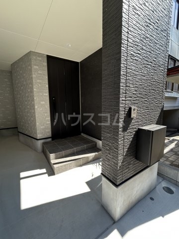 23/30 エントランス