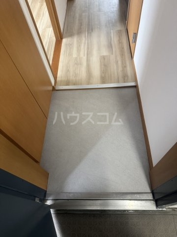 13/28 玄関