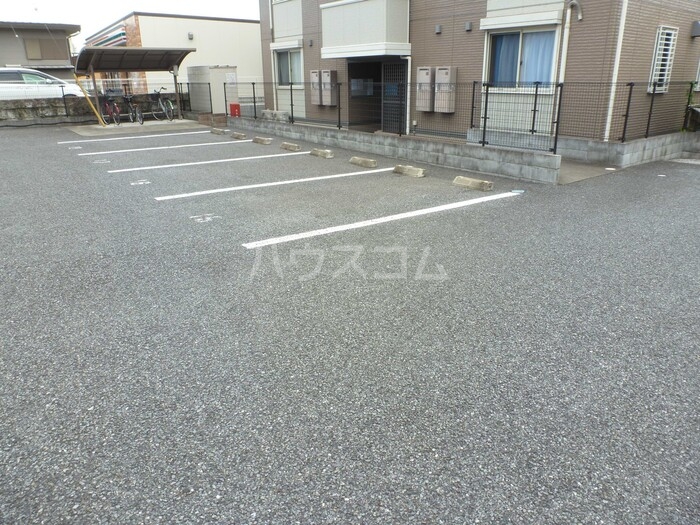 16/23 駐車場