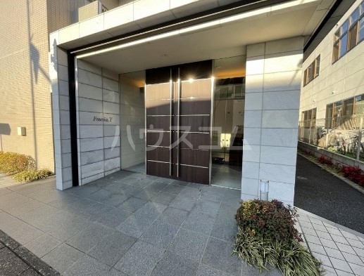 18/28 エントランス