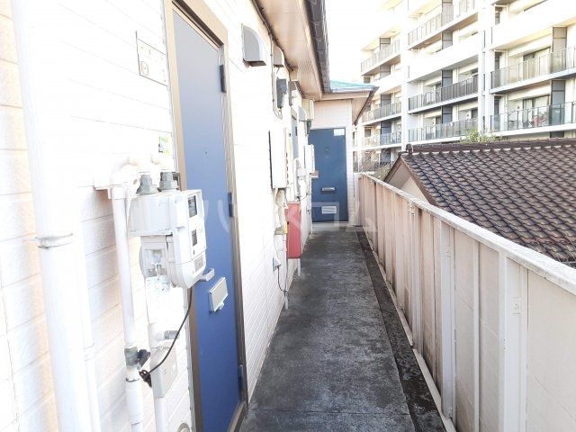 28/30 エントランス