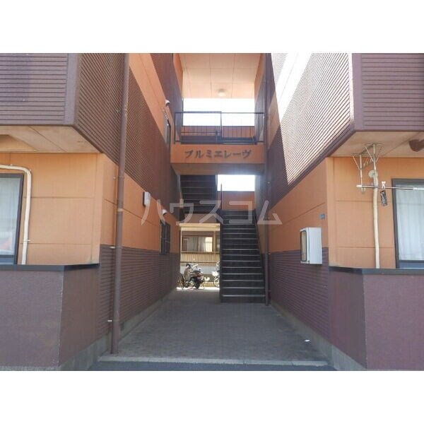 14/15 エントランス