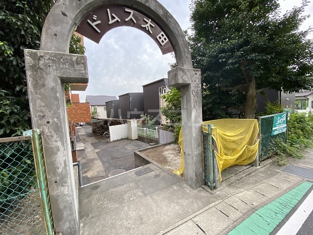 22/30 エントランス