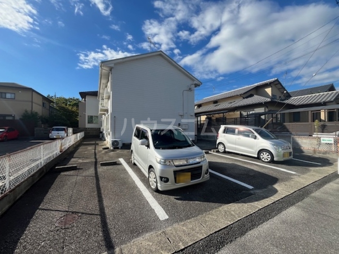 13/23 駐車場