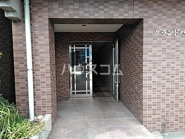 23/30 エントランス