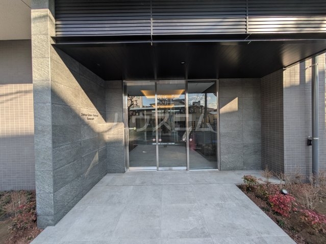 25/30 エントランス