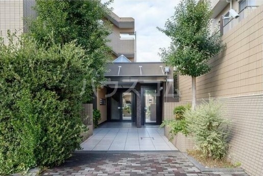 20/30 エントランス