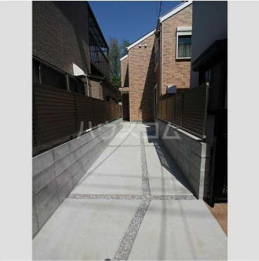 17/23 エントランス