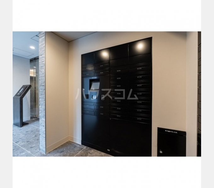 20/30 エントランス