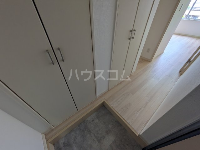 16/30 玄関