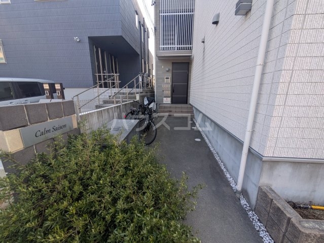 23/26 エントランス