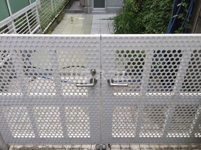 14/15 エントランス