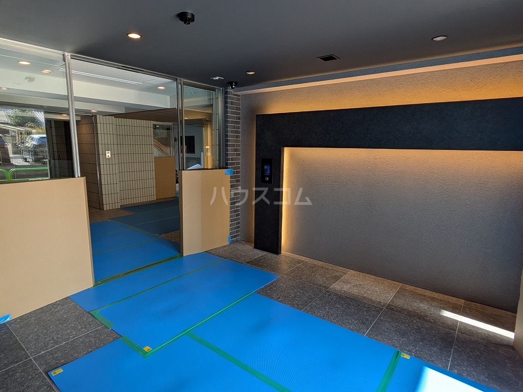 22/30 エントランス