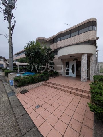 25/30 エントランス